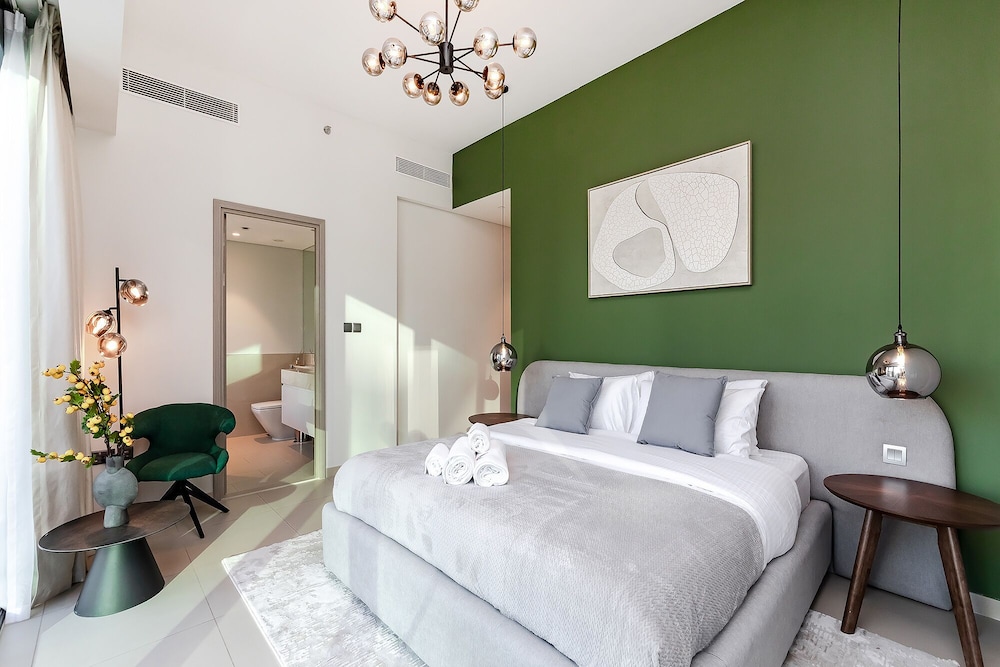 Luxury Burj Khalifa View 4BR