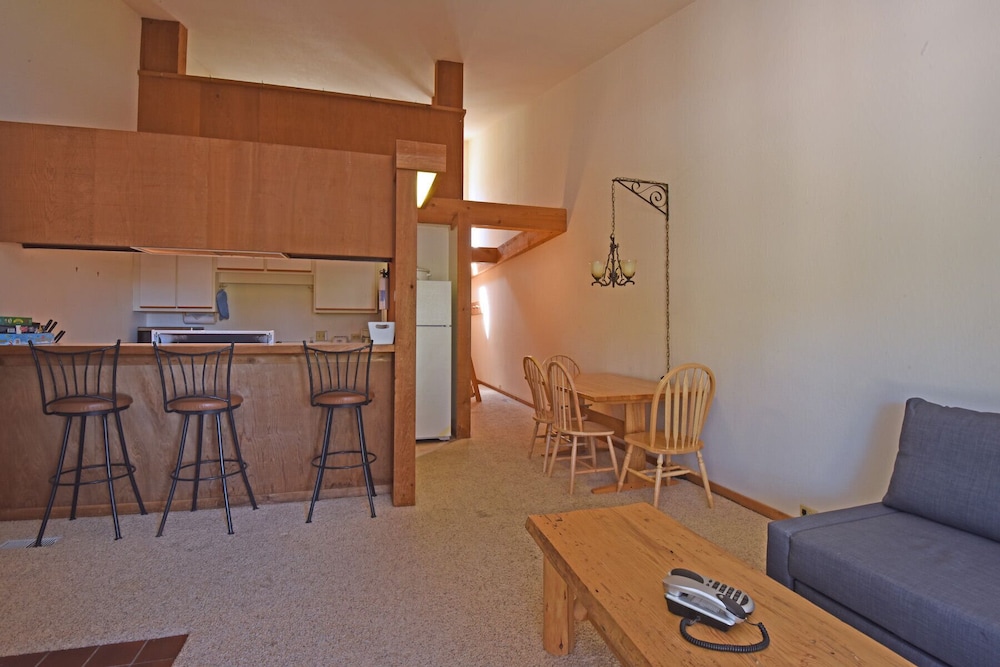 Lake Tahoe Vacations - Golden Ski Getaway - Property Image 1