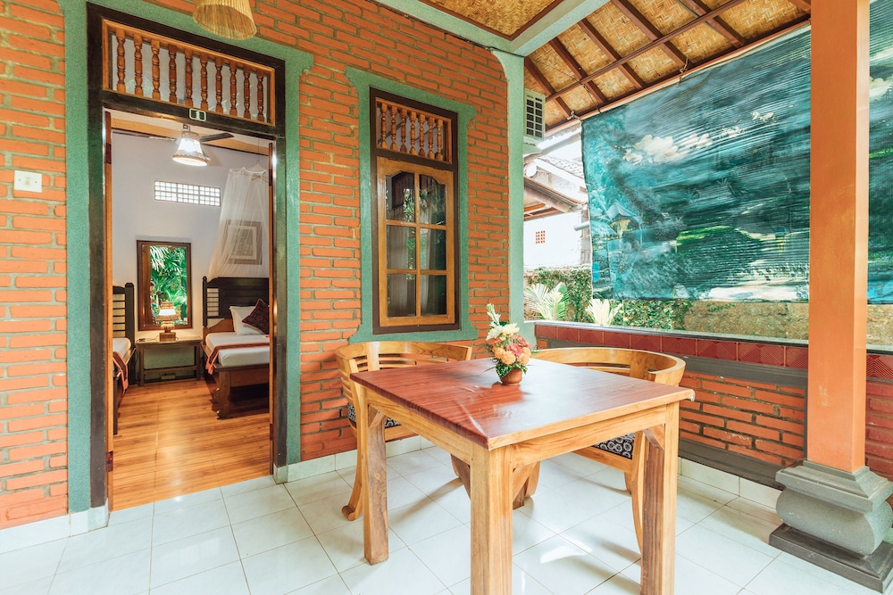 Suastika Lodge