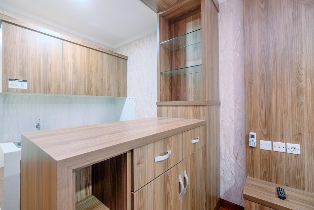 Minimalist and Cozy Studio Sentul Tower Apartment