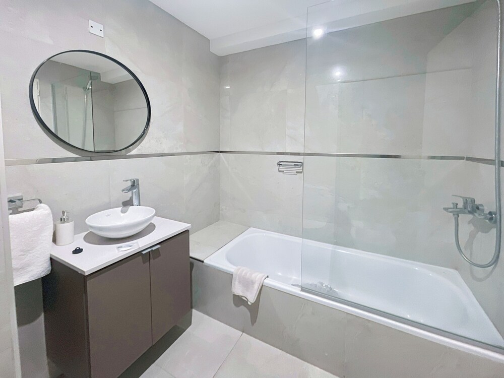 Ayres Suites Moreno