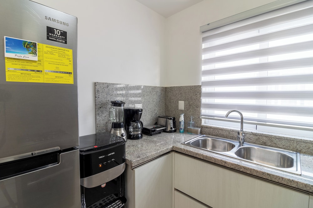 Modern 2BR Apartment - Paseo del Mar