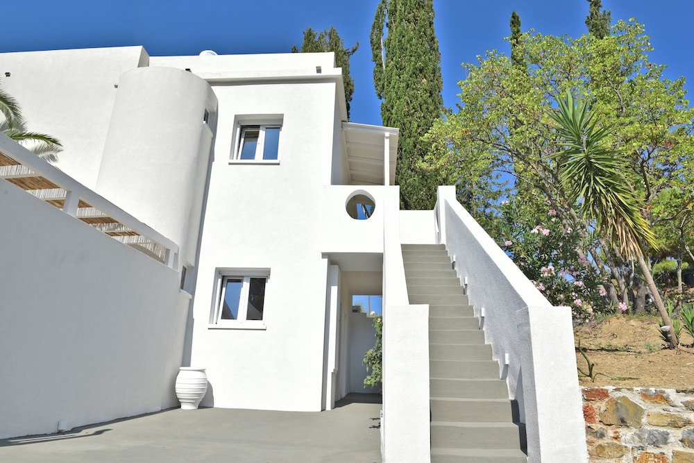 Natura Luxury Villas