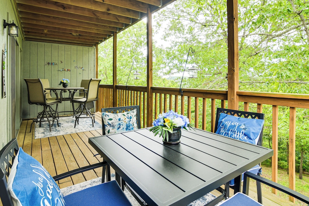 2 Mi to Silver Dollar City: Inviting Family Escape