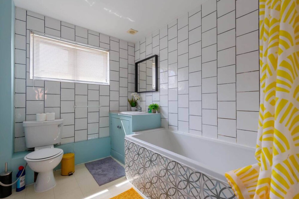 Bright 3 Bedroom House With Terrace, 16 Mins to Big Ben