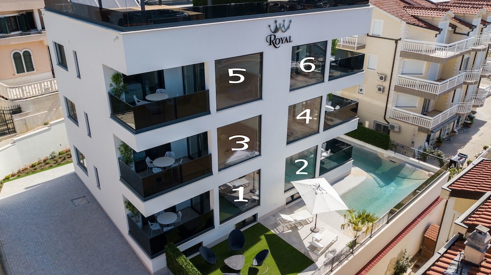 Luxury Apartments Royal M with Pool