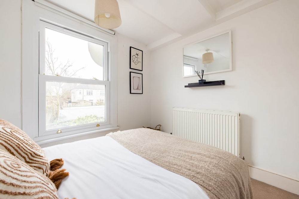 The Brockwell Park Place - Bright 2bdr Flat