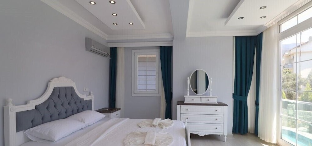 Villa AKD1  by JoyLettings view 4