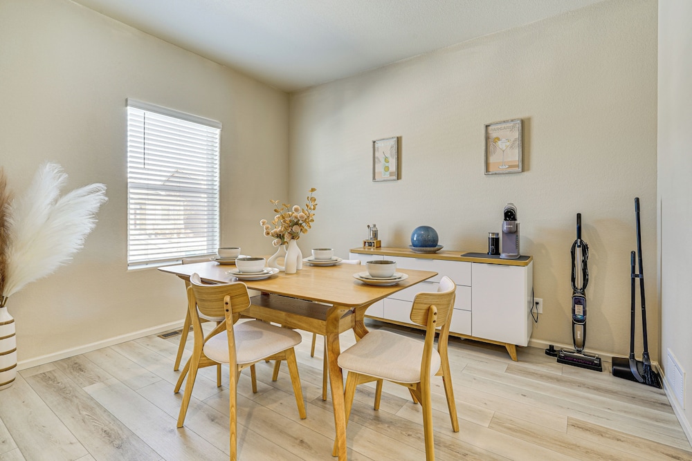 Hike, Sightsee & Explore: Home in Colorado Springs