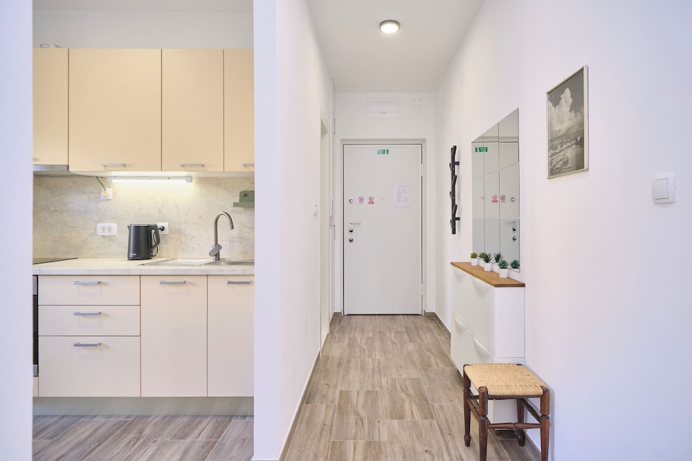 LAV Central Apartment by Litto