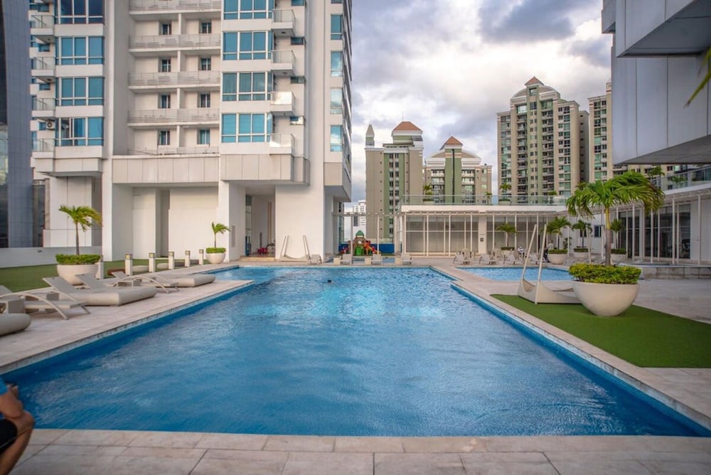 East Tower - Spacious 3 Bed Apt in Costa del Este