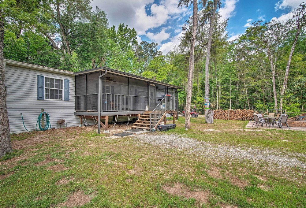 Homosassa House w/ Fire Pit < 2 Miles to River!