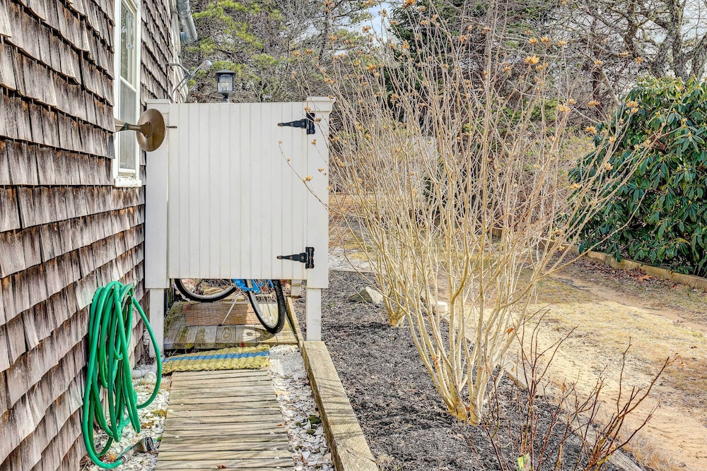 Serene Cape Cod Retreat - Walk to Bay! view 4