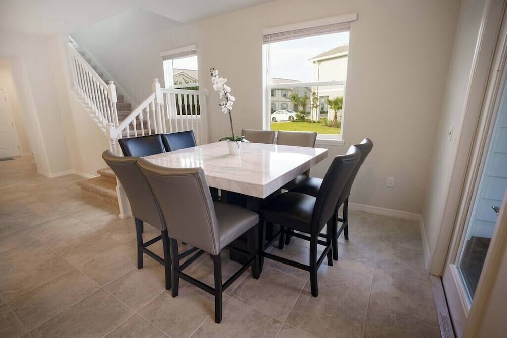 Fabulous 5 BR With Pool Solterra Resort