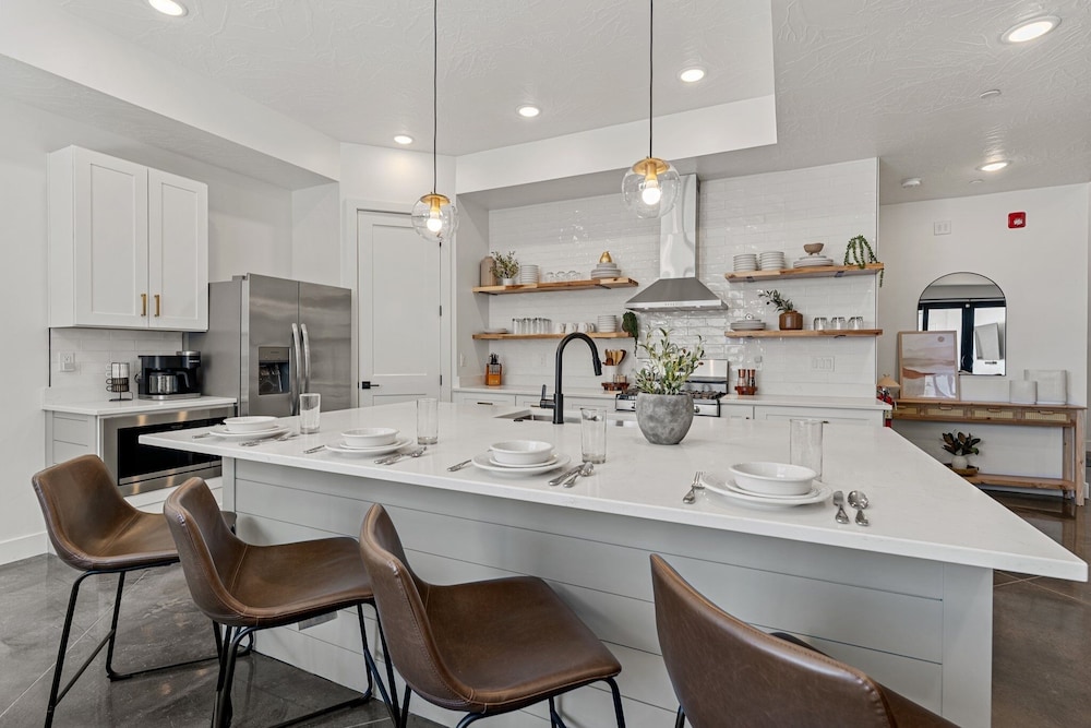 Desert Jewel With Private Gym And Pool 4 Bedroom Townhouse
