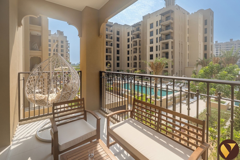 Madinat Jumeirah Pool and burj Al Arab