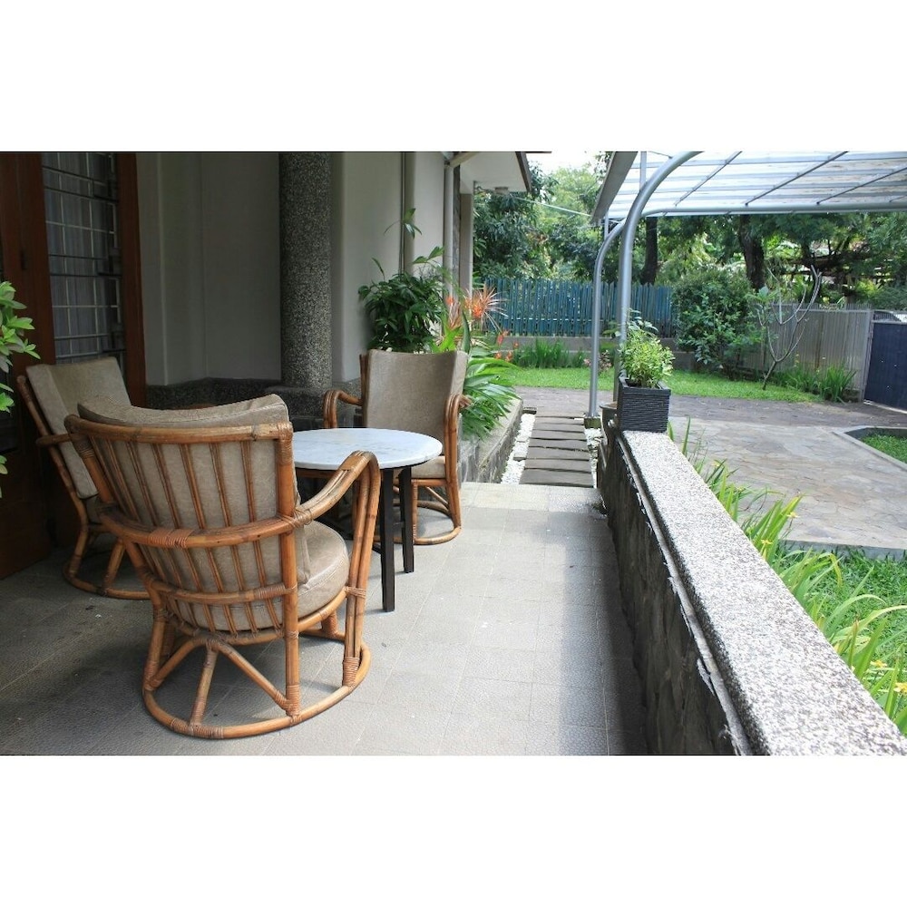 De Riau Cottage by HouseinBandung