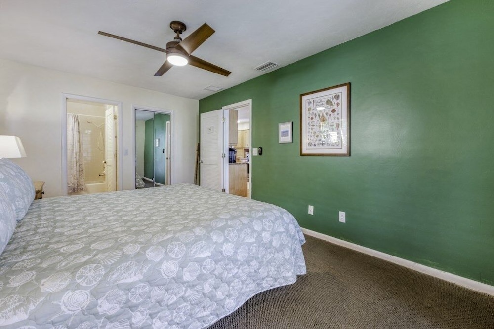 Dancing Dolphin 4 Bedroom Home by RedAwning view 2