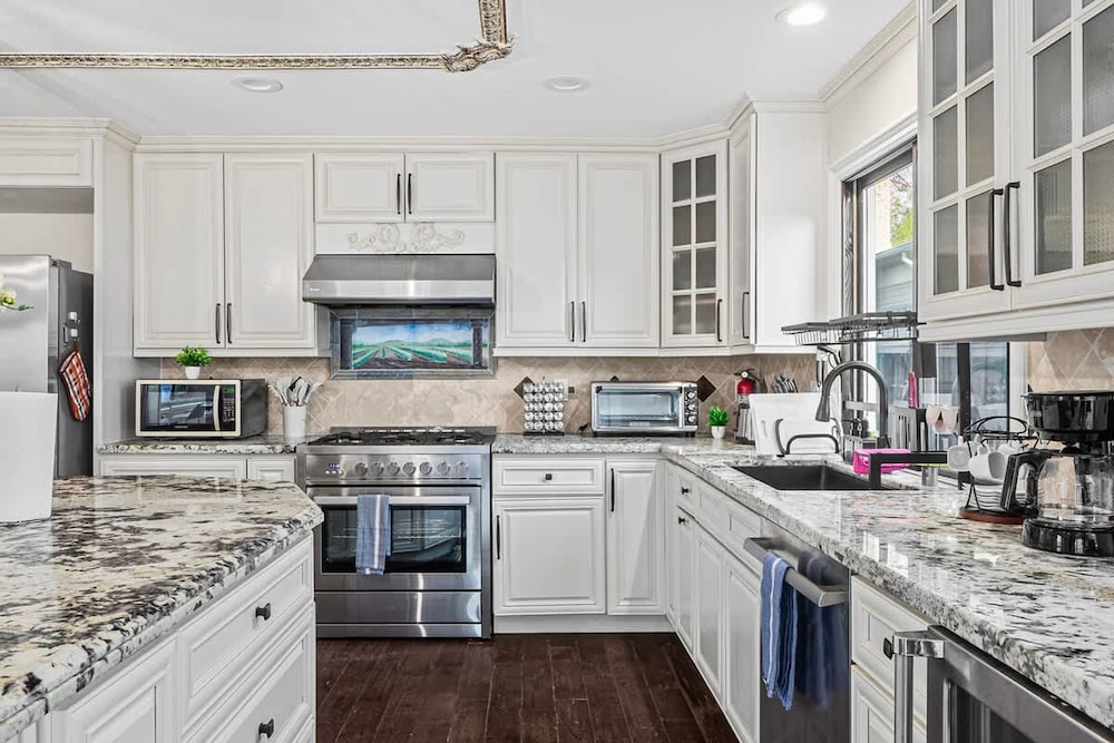 Stunning House wt 6Br 5bth SJ