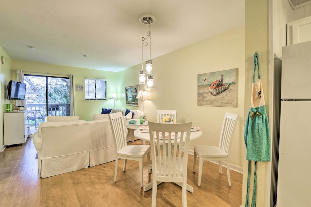 Steps to Beach & Pool Area: Hilton Head Condo