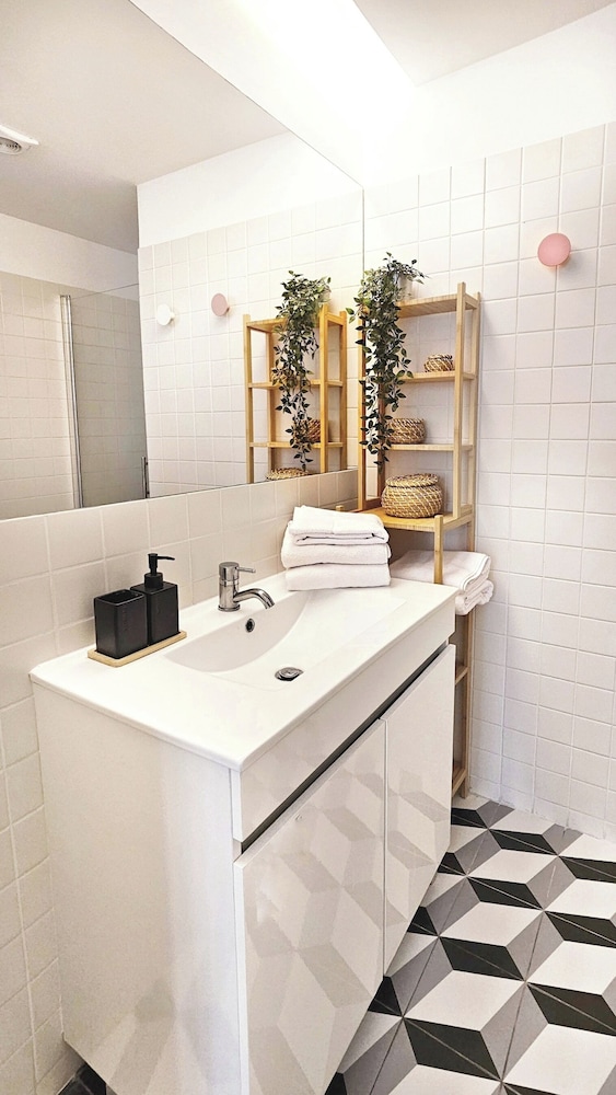 Frs002 Floresold Town: Elegant Studio W/ Patio