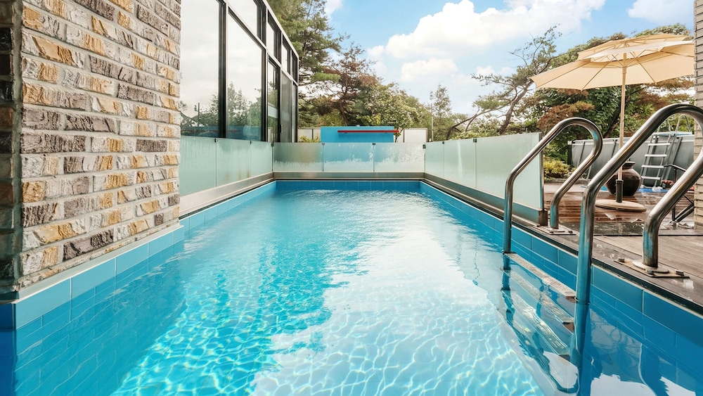 Gyeongju Sky Flower Astro Pool Villa