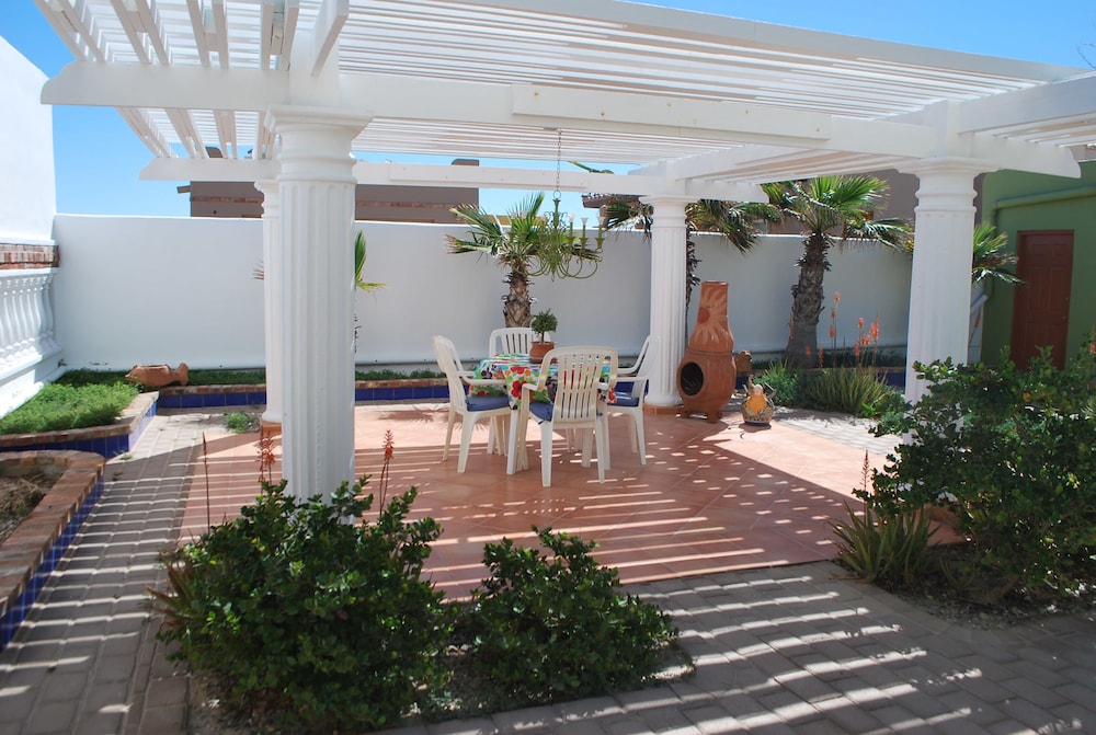 Casa de los Perros by Kivoya