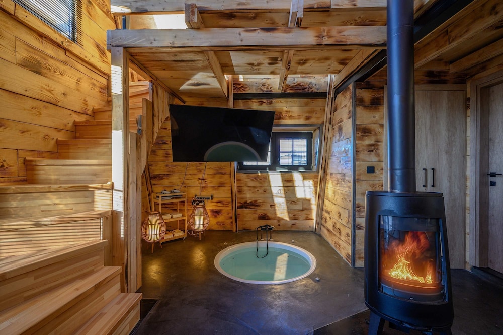 A-home Villa Private Pool Relaxing Hottub Oasis