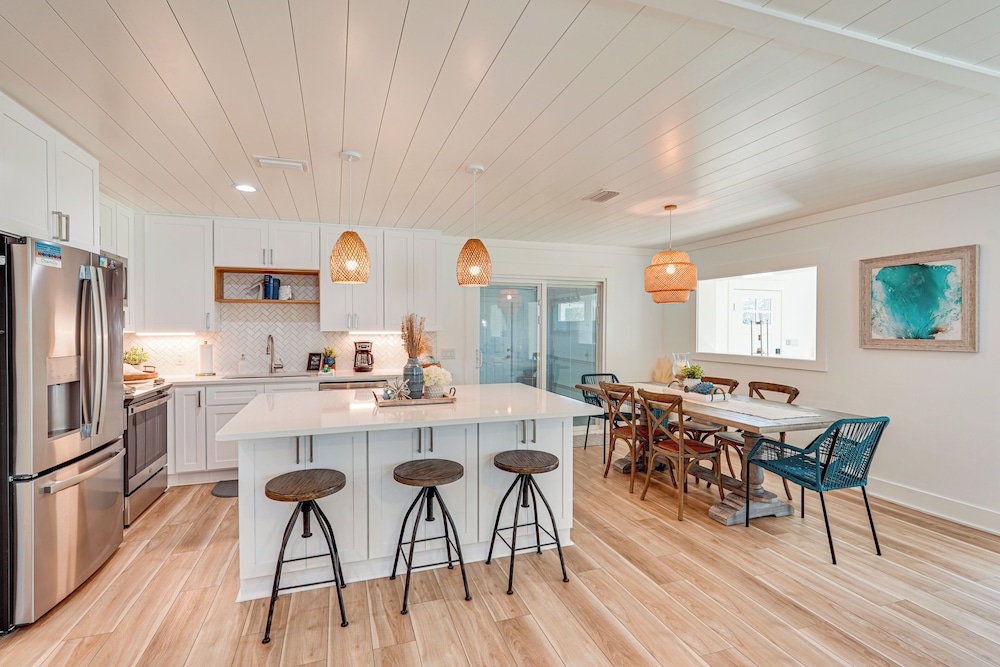 Walk to Beach: Chic PCB Getaway w/ Yard