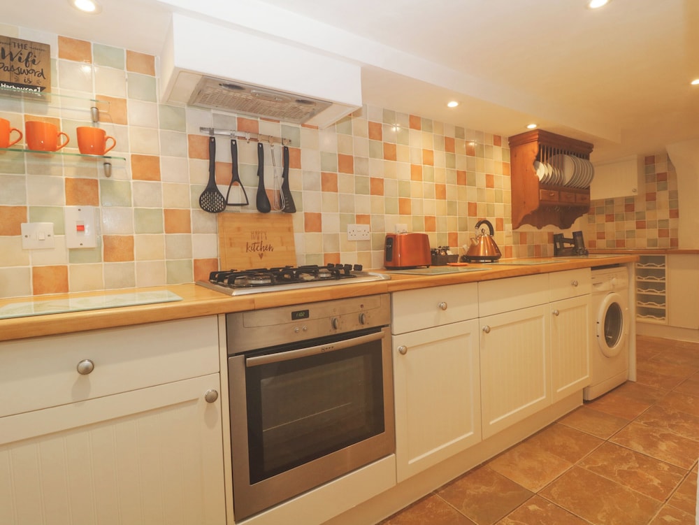 4 Barton Cottages