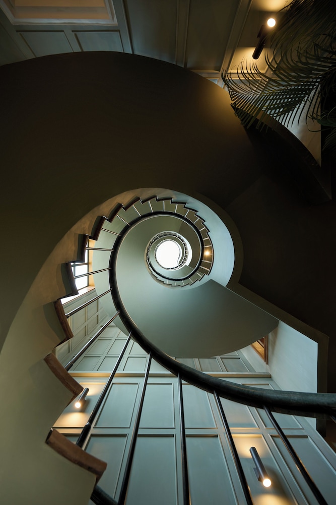 Mayfair Place