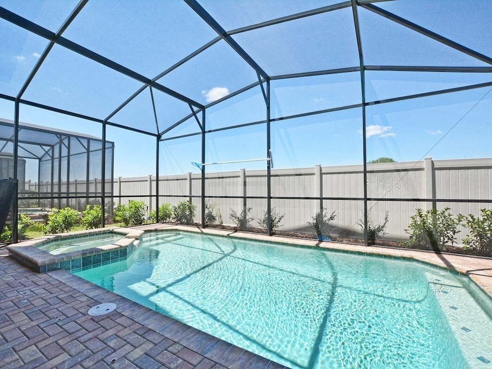 Windsor at Westside-6 Bedrooms House w/pool-3721WW Home by RedAwning - Image 2