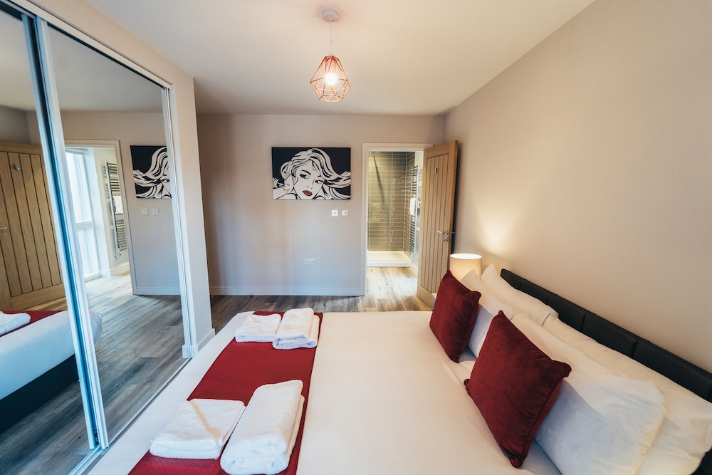 The Stay Company Devonshire Court view 4