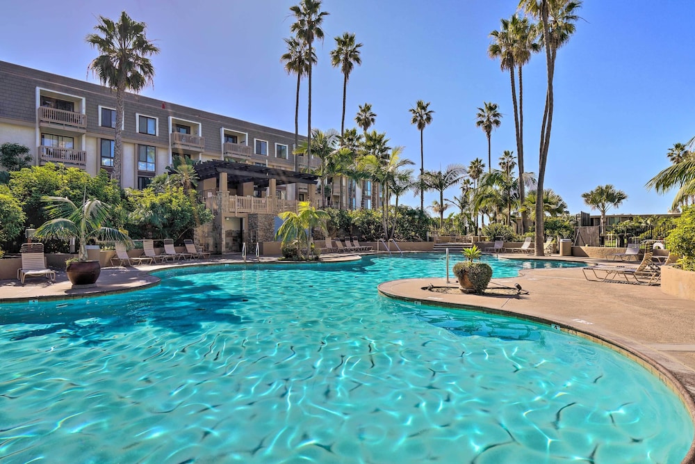 Beachfront Oceanside Condo w/ Amenity Access!