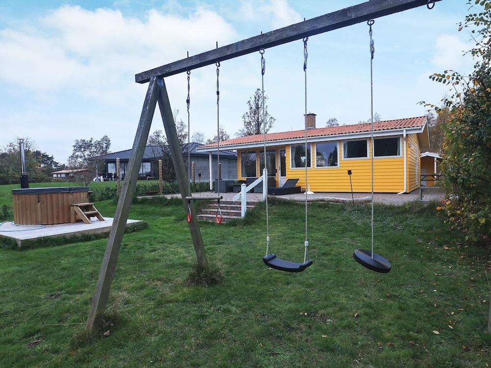 8 Person Holiday Home in Hesselager view 4