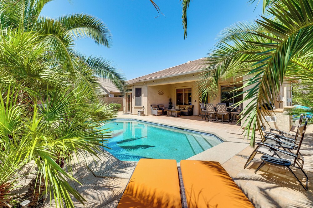 3 Mi to Harrah's Ak-chin Casino: Poolside Oasis!