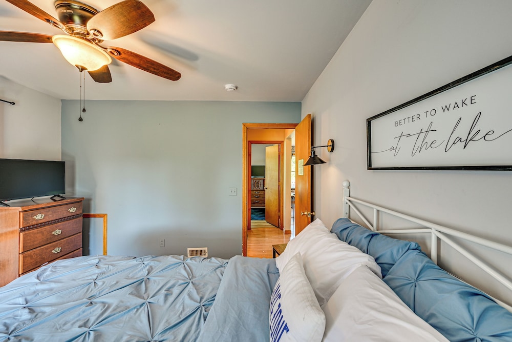 4 Mi to Lake Michigan: Updated Benton Harbor Home!