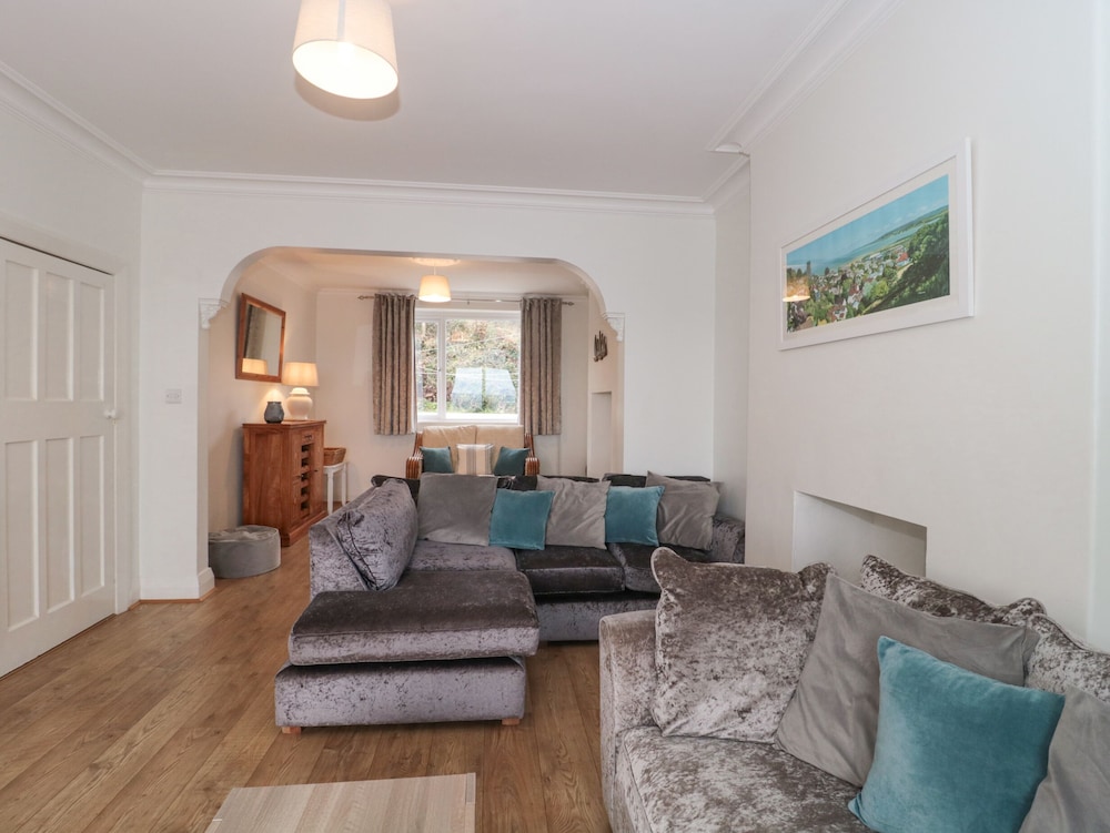 2 Moorlands