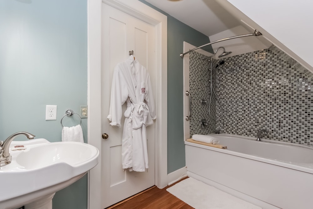 The Kalamazoo House Downtown Hotel & Suites