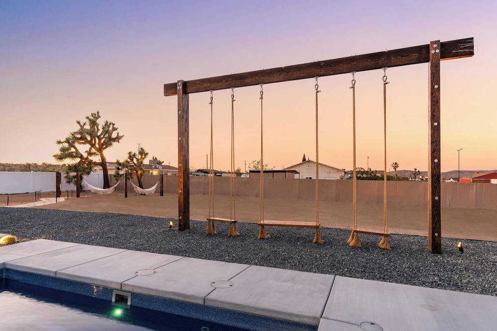 Bocce, Pool+spa, Game Room, Firepit Modern Oasis Yucca Haven by Avantstay