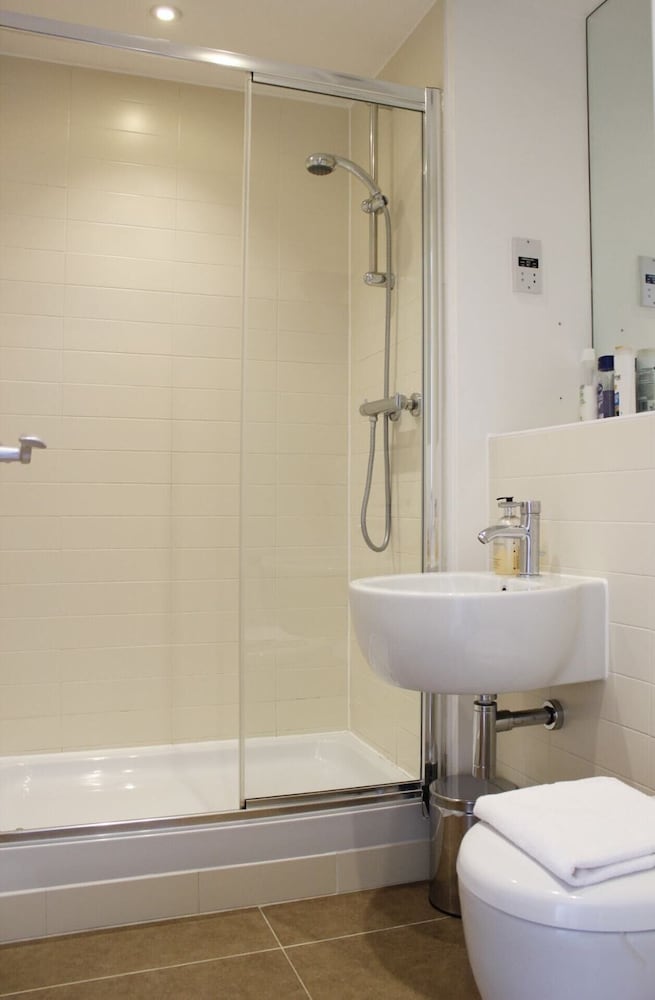 2 Bedroom Apartment With Parking