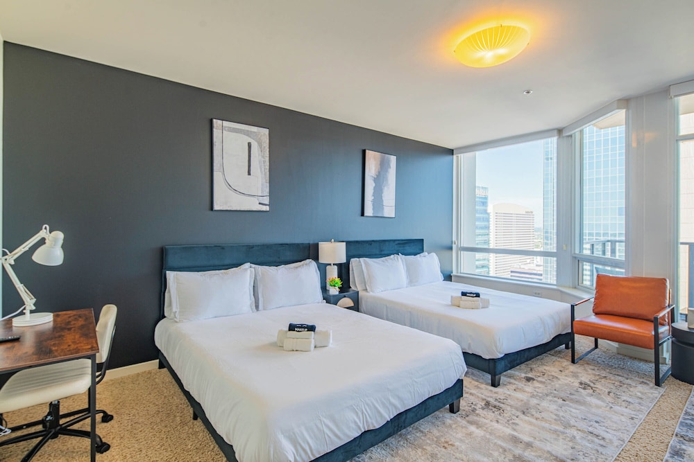 ROVE LIVING/KL - 44 Monroe