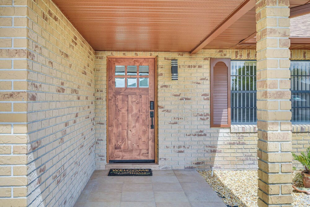 6 Mi to Gemini Springs Park: Chic Home w/ Pool!
