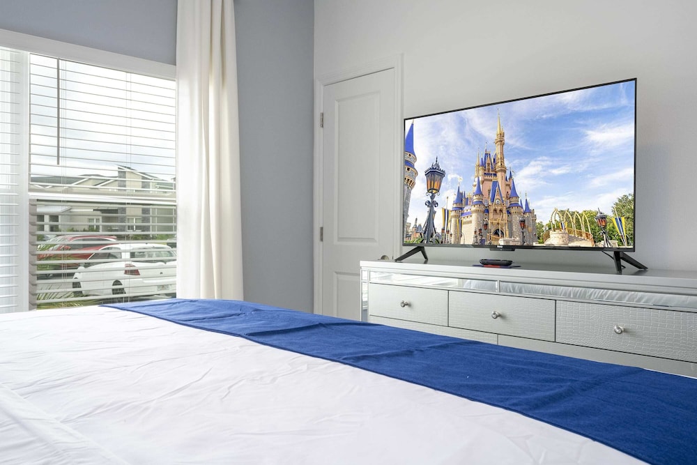 Fantastic 4 Bd W/ Pool @ Storey Lake Resort 2709