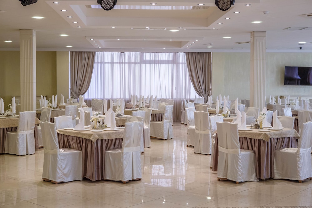 meeting & event spaces