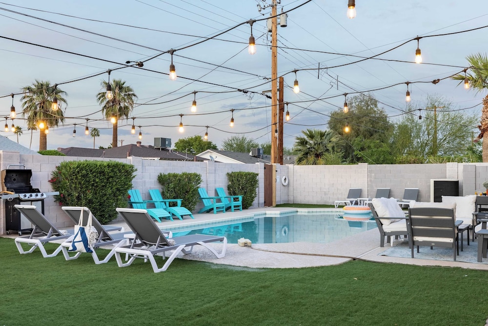 Indianola Oasis Private Pool, Outdoor Living & Old Town Access