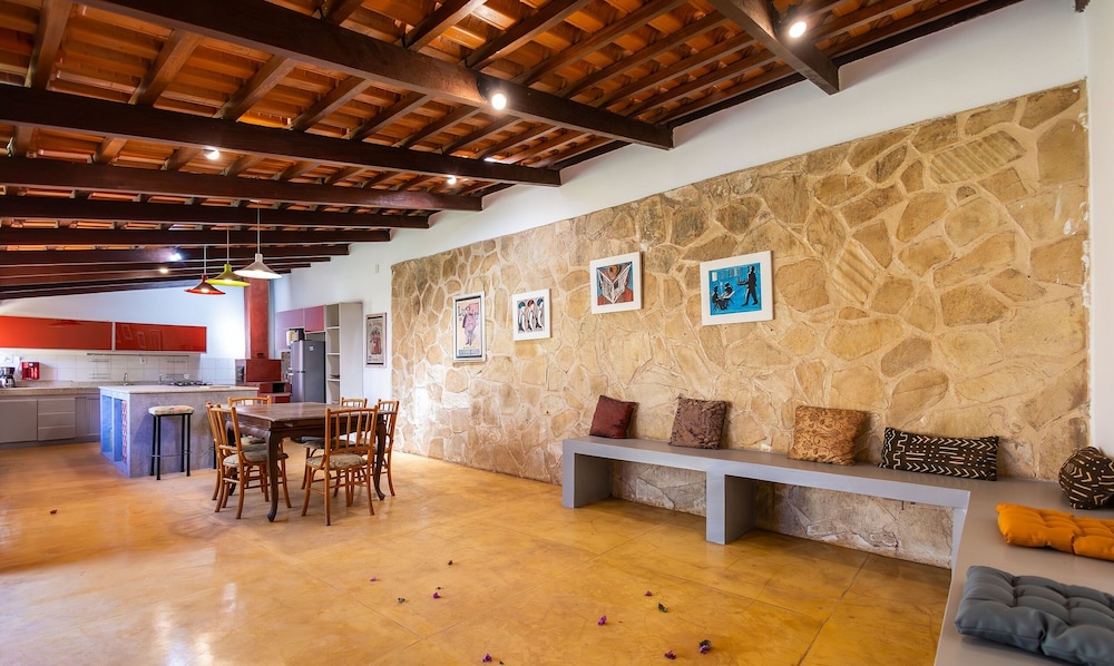 Charming House w/ BBQ in Vila Planalto Act029