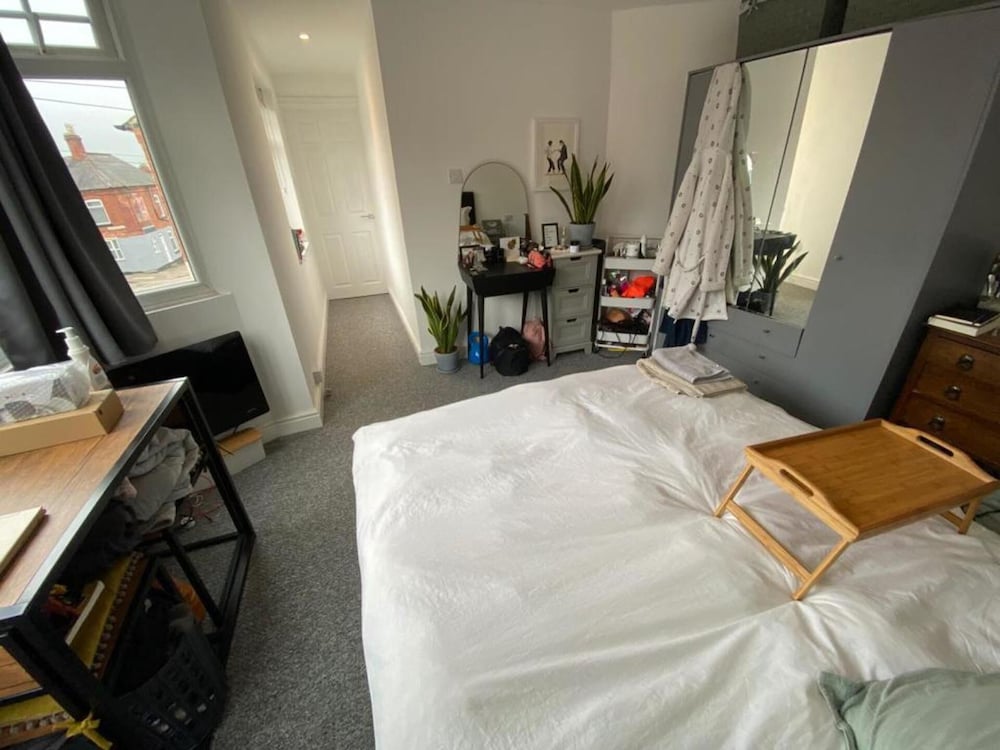 Private Apartment - Free Wifi, Parking, No Deposit view 3