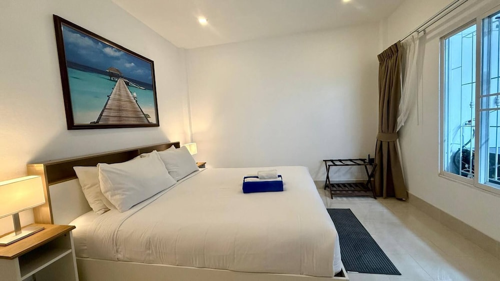 Valley 41 - 2 bdr Private Villa Near Phuket Town