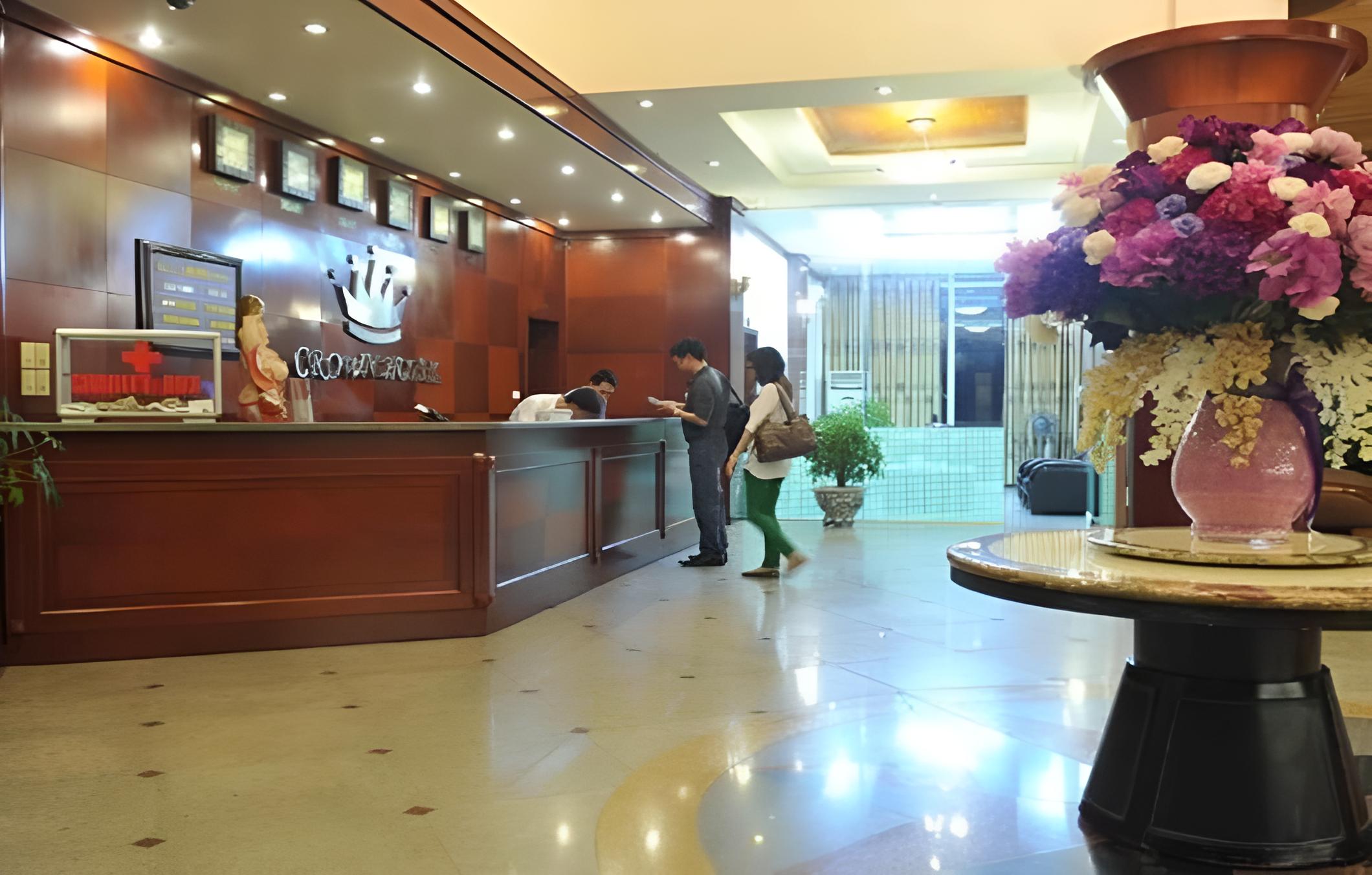 Crown Hotel